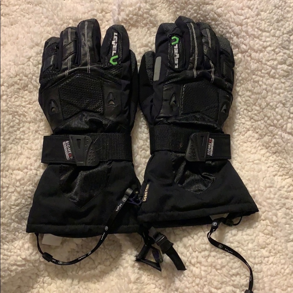 Level Hand Snowboard Gloves